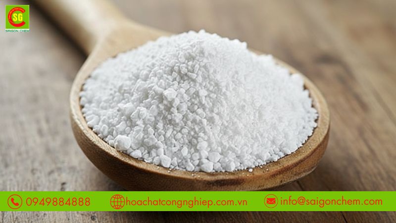 Sử dụng đầy đủ PPE là bắt buộc khi xử lý hóa chất