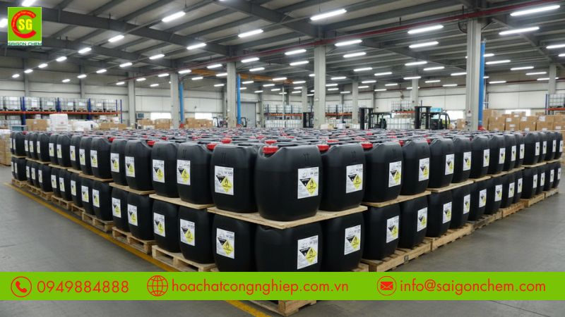 Sử dụng axit nitric cần đảm bảo an to&agrave;n v&agrave; bảo hộ